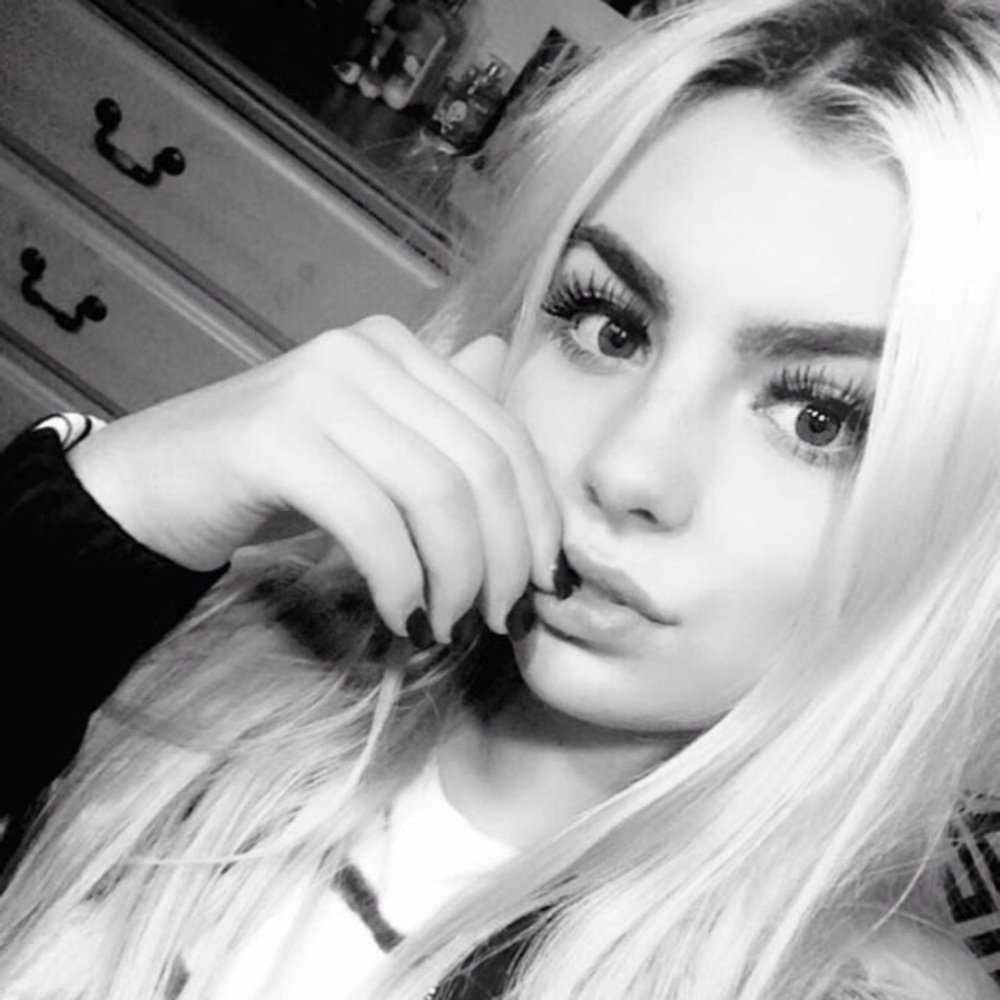 Meet your Posher, Brittney